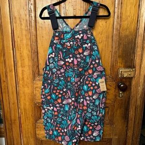NWT DELUTH HEIRLOOM GARDENING OVERALL SHORTS INK GARDEN PRINT SIZE MEDIUM